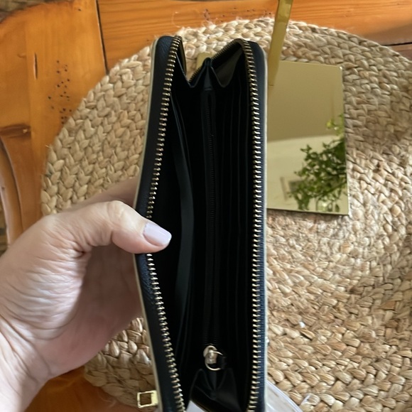 Fossil White and Gold Polka Dot Wallet - Picture 3 of 5